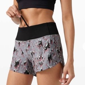 Lululemon Speed Up Mid-Rise Lined Short 4"